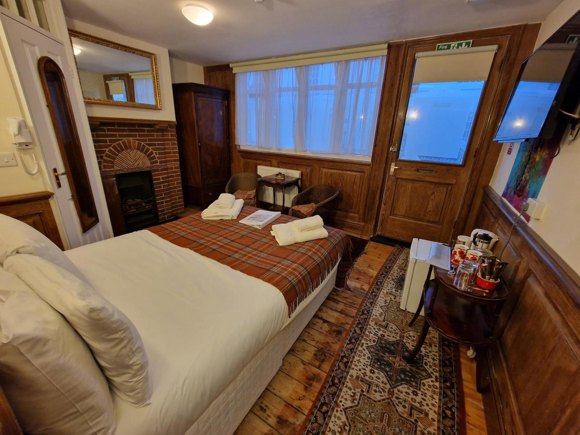 Black Horse Canterbury Room photo